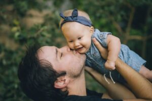 Nathan Kress Instagram - I know I've been away from social media a lot these last few months. TBH, I've been too busy smoochin' my 3 favorite ladies as much as possible while we're on hiatus.
Sorry about it 🙂

📷: @jedidiahwoods