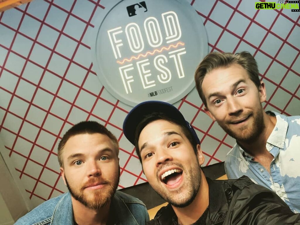 Nathan Kress Instagram - Awesome night catching up with old friends, and eating obscene amounts of the best dishes that our great nation's baseball stadiums have to offer. Except you, Seattle. You can keep your toasted grasshoppers. They taste like spicy dust. #MLBfoodfest The REEF L.A.