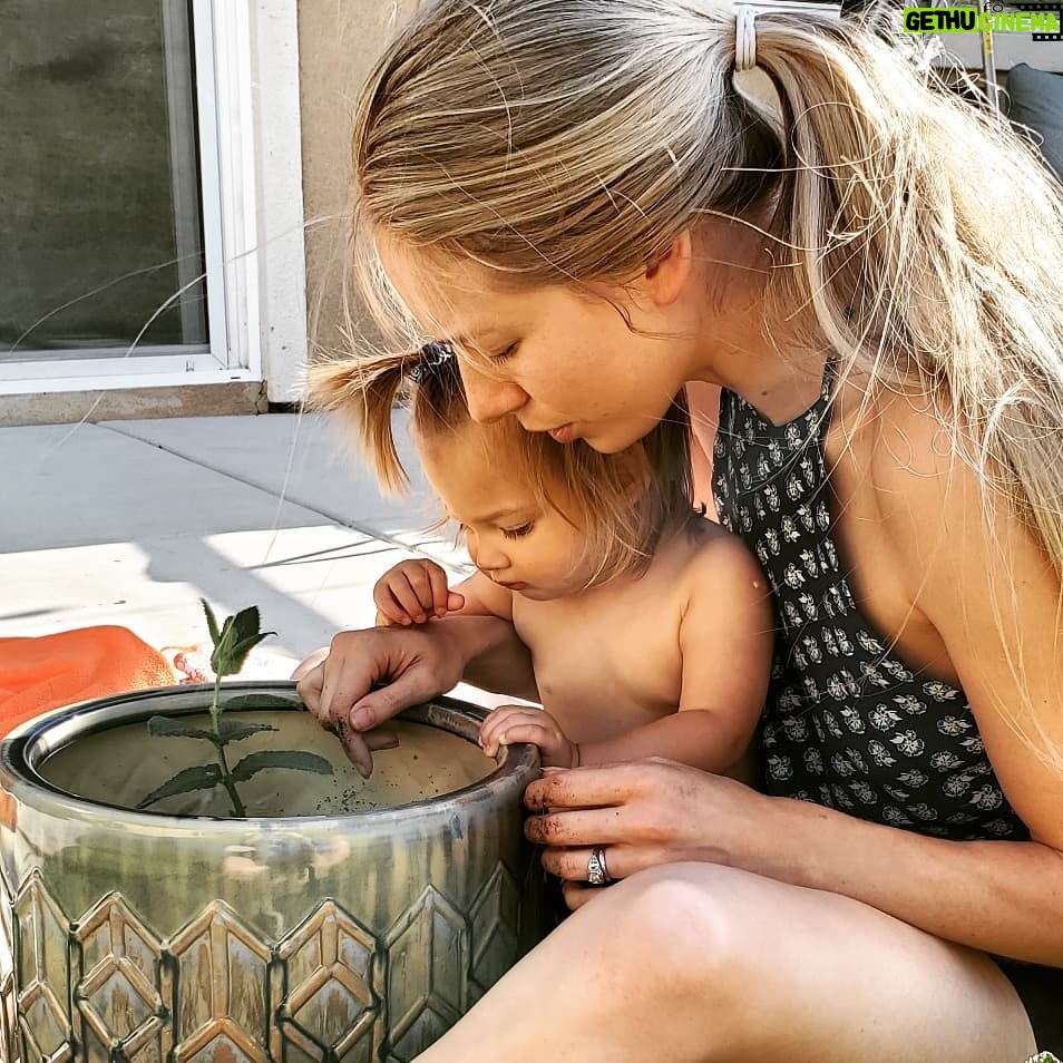 Nathan Kress Instagram - Happy Mother's Day to this bombshell/rockstar/saint of a mommy right here. Londy, the way that you love and nurture our girl is magical, and I'm so blessed that I get to watch you do it every day. Thank you for setting Rosie's foundation in kindness, integrity, and humility. You're modeling the life of a beautifully imperfect woman of God, and if she turns out just like you, she's gonna be A-OK. Love you @londonelisekress!!! We both do!! And to everyone else, if you're able, go and give your mommas/baby-mommas a smooch! They are superhuman!