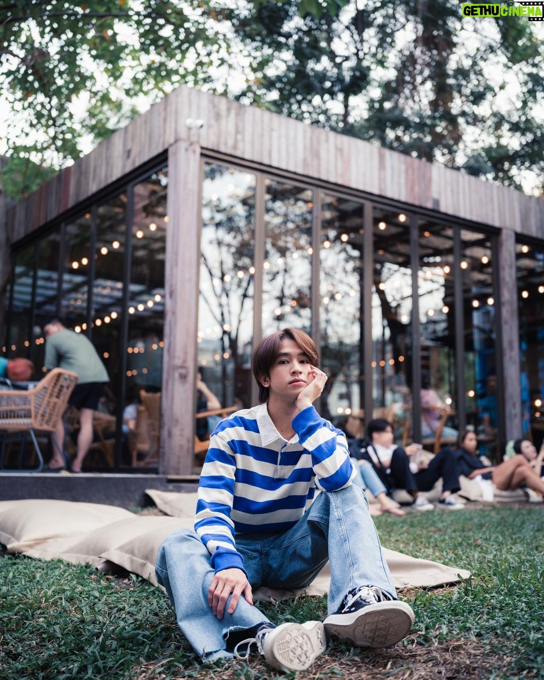 Natouch Siripongthon Instagram - Chillin’ 💙 #fluke_natouch