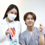 Natouch Siripongthon Instagram - หลังที่ห่างหายจากการดูแลตัวเองไปนาน ก็กลับมาให้ที่ SLC ดูแลอีกครั้ง 💙🥰 และที่สำคัญได้มาลองใช้บริการที่สาขาใหม่ใจกลางเมือง SLC Concept House สยามซอย2 ใหญ่มากๆ และยังบริการดีเหมือนทุกสาขาเลย ขอบคุณคุณหมอที่ดูแลฟลุ้คด้วยนะครับ #slcclnic #slcconcepthouse #slcgroup