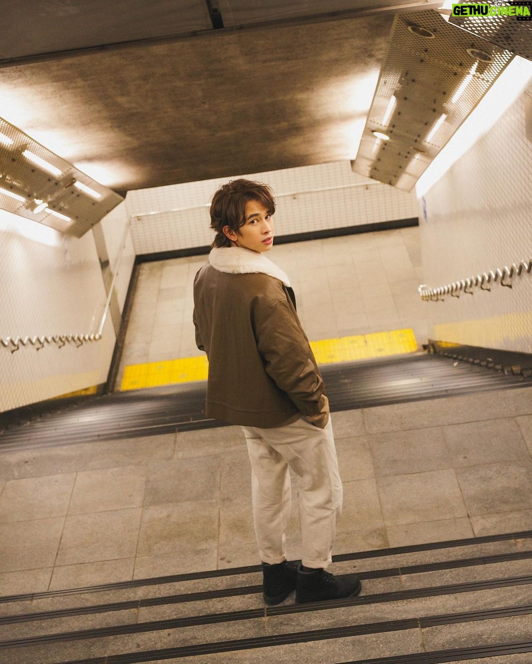 Natouch Siripongthon Instagram - walk alone 🪐 #fluke_natouch