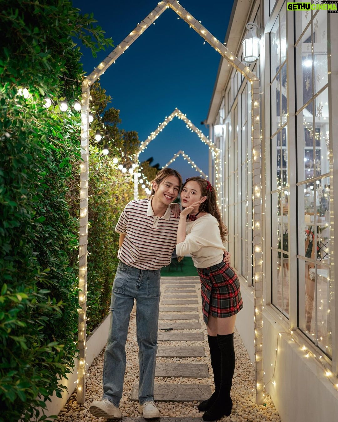Natouch Siripongthon Instagram - ❤️🎅🏻 The Little White House Cafe
