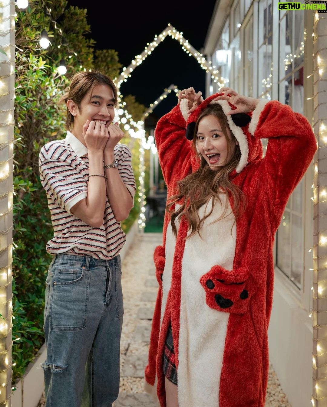 Natouch Siripongthon Instagram - ❤️🎅🏻 The Little White House Cafe