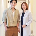 Natthawut Skidjai Instagram - เมียบอกให้มาทำหน้าบ้าง ใช้งานเค้าหนักก็ควรดูแลหน้าบ้าง ผู้ชายอย่างเรา ไม่อยากทำอะไรเยอะ พูดง่ายๆก็ขี้เกียจนั่นแหละ ทำแบบเอาที่ง่ายที่สุด เห็นผลเร็วสุด …..ต้องนี่เลย!! อัลเทอร่า!!!!!! สิจ๊ะ ที่ @thedemis เค้ามีเครื่องดูแลผมแบบเต็มสูบ @drlin_thedemis ก็เป็นรุ่นน้องที่มหาลัยด้วย โหไปกันใหญ่ ทำไปคุยไป แป๊บเดียวเสร็จ สุดยอด!!! ….หมอบอกเดี๋ยวอีก1เดือนมาดูผลกันนะจ๊ะว่าหน้าจะหล่อขนาดไหน….จุ๊กกรู๊!! ขอบคุณมากๆเลยนะคร้าบบ