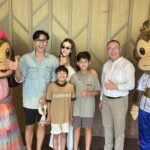 Natthawut Skidjai Instagram - ปิดเทอมเล็ก….ภารกิจของพ่อแม่คือ พาลูกออกจากเกมส์ให้ได้ เราตัดสินใจพาเค้ามาเที่ยวพัทยาครับ แล้วก็ตัดสินใจไม่ผิดจริงๆกับการมาพักที่ @amaripattaya ที่นี่เราได้ทำกิจกรรมมากมายด้วยกัน ได้ว่ายนำ้ เล่นสไลเดอร์ ทานอาหารอย่างจุใจและจริงจัง555 และที่เป็นไฮไลต์คือ การฝึกนวดและทำพิซซ่าด้วยตัวเองที่ร้าน @pregopattaya หน้าโรงแรมเลย เด็กๆสามารถเลือกตกแต่งหน้าพิซซ่าตามใจชอบ โอ้โหต้องบอกว่าเกินคาด เด็กๆติดใจไปทำ2วันติด ทานอาหารได้เยอะ ได้ยิ้ม ได้หัวเราะกันตลอดทริป… ขอบคุณพนักงานทุกคนที่ดูแลพวกเราเป็นอย่างดีนะครับ จริงๆไม่ใช่แค่ครอบครัวเรานะครัว ผมแอบเห็นพนักงานดูแลลูกค้าท่านอื่นๆดีมาก เอาใจใส่ ยิ้มให้บริการอย่างดี ต้องชมจริงๆถือว่าเป็นจุดเด่นของที่นี่เลย …..เอาไว้ปิดเทอมหน้า ค่อยมาเล่าให้ฟังใหม่นะครับว่าครอบครัวเราไปเที่ยวที่ไหนกัน