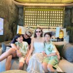 Natthawut Skidjai Instagram - ลูกชอบโรงแรมนี้มากเลย เอาจริงพ่อแม่ก็ชอบนะ มันอวกาศมากเลย เค้าเก็บดีเทลได้ดีจริงๆ มันเหมือนอยู่ในยานอวกาศจริงๆ แถมไม่ต้องออกไปไหนเลย มีสวนนำ้ล่องแก่ง สนุกมากทั้งพ่อทั้งลูก มันเติมเต็มช่วงเวลาวันหยุดแบบนี้ได้ดีจริงๆนะเนี่ย ที่สำคัญสไลเดอร์สูง8เมตร ไม่น่ากลัวเท่าไหร่ ปกติผมไม่เคยเล่นเลย มาที่นี่ไม่รู้เป็นไง เกิดบ้าอยากลอง สรุป……ผมเล่นไป4รอบ เภา7รอบ ภูดิศ5รอบ 5555555 …..ป๋อเกิดใหม่ในวงการสไลเดอร์แล้วว๊อยยยยย SPACEPATTAYA #GrandeCentrePointSpacePattaya #สู่อวกาศแห่งความสนุก & Check in Grande Centre Point Space Pattaya