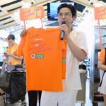 Natthawut Skidjai Instagram - วันนี้มาแนะนำ Eno ผงฟู่ คลายกรดลดแน่นเฟ้อ ที่ตลาดสดธนบุรีเป็นครั้งแรก ได้รับการตอบรับดีมากครับ ผมก็เป็นคนหนึ่งที่รักการกิน ทุกครั้งที่จัดมื้อหนัก เผ็ด หรือรีบกินจนท้องอีด อย่าลืมจัดผงฟู่ด้วยนะครับ 🧡 #ผงฟู่คลายกรดลดแน่นเฟ้อ