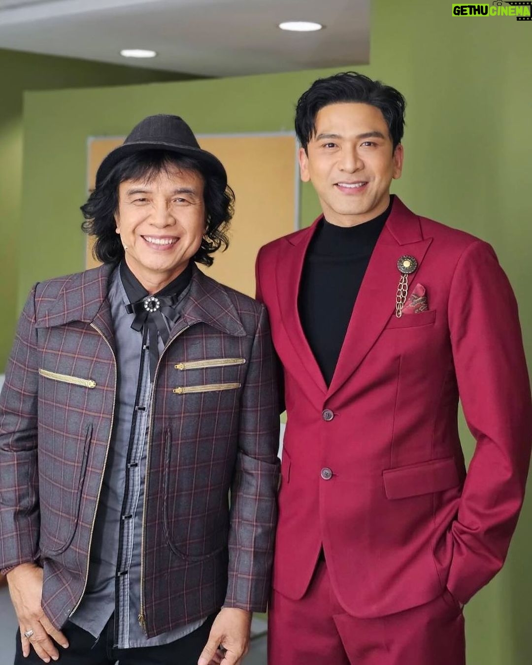 Natthawut Skidjai Instagram - เป็นเกียรติมากครับที่ได้มีโอกาสทำงานกับครูครับ ผมได้เรียนรู้อะไรเยอะมากจริงๆ #ชิงช้าสวรรค์2024