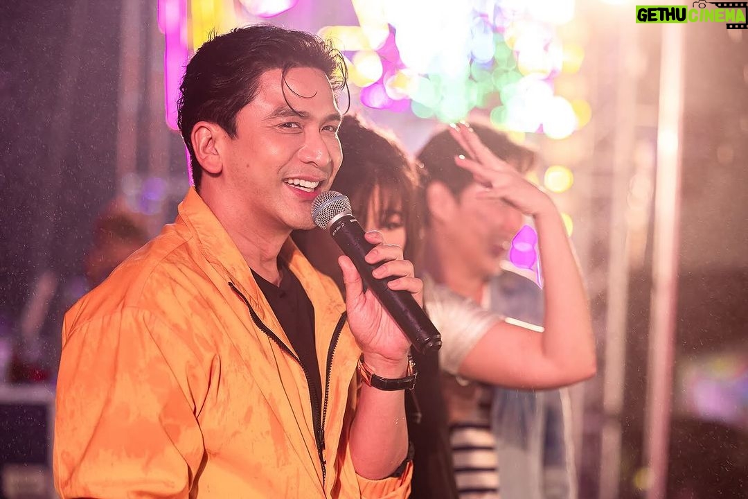 Natthawut Skidjai Instagram - 5555 สนุกดี ตีท้ายครัว ฟ้ารั่ว!!