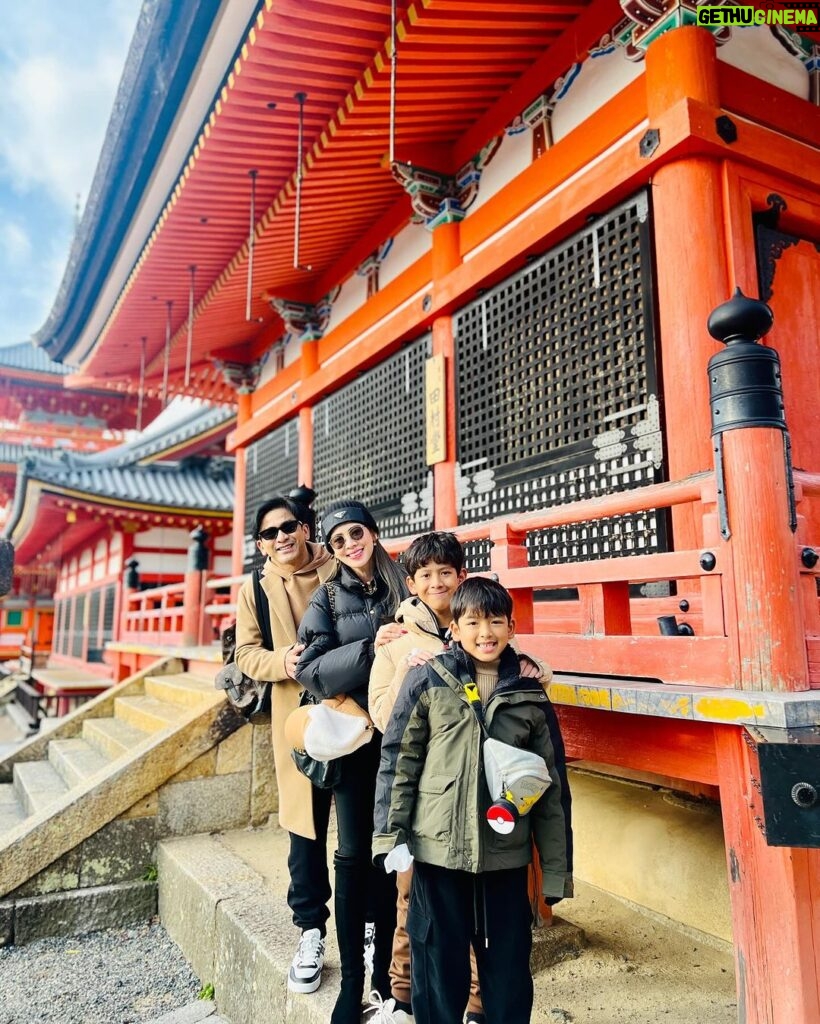 Natthawut Skidjai Instagram - พาเด็กๆเข้าวัดเข้าวาเอาฤกษ์เอาชัย!!! Kiyomizu-dera