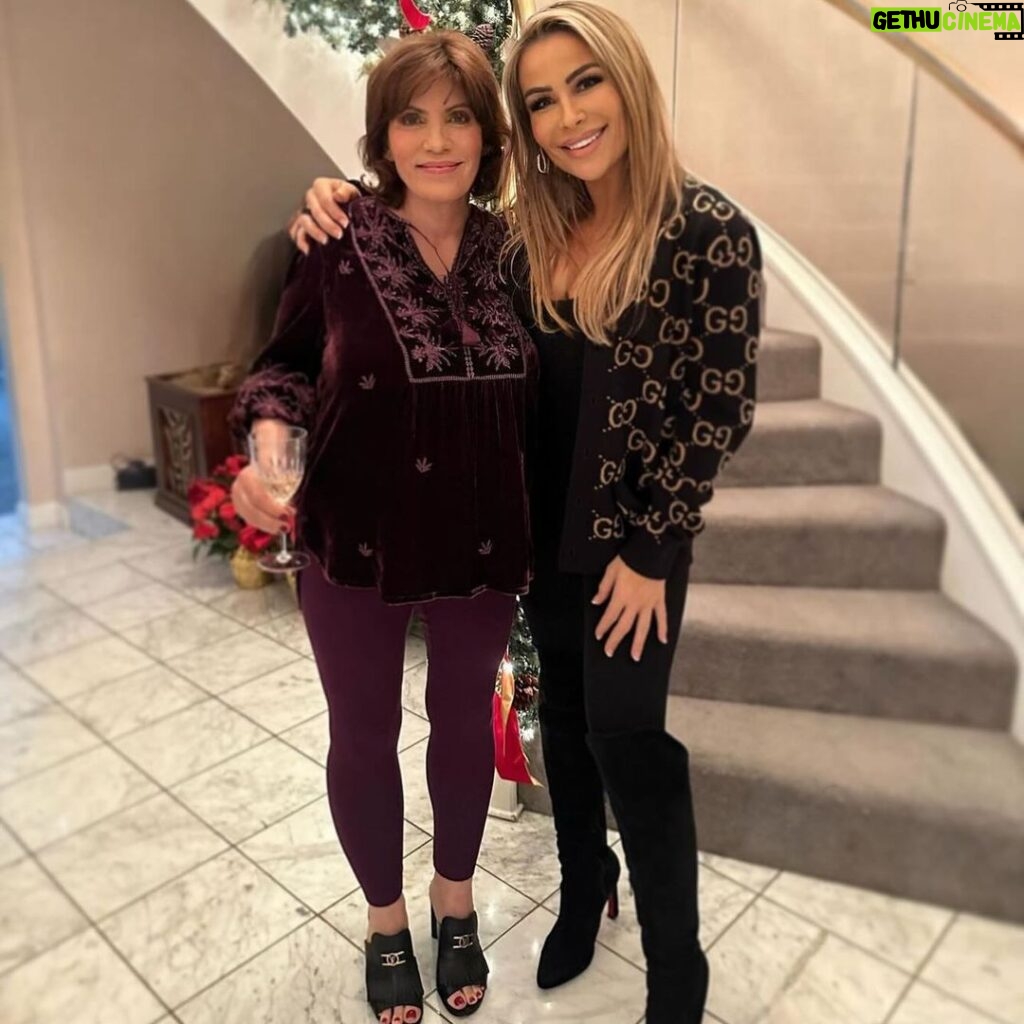 Nattie Katherine Neidhart-Wilson Instagram - Happy birthday to my mom. She’s always been there for me unconditionally and spending time with her is truly one of the best parts of my life. It always has been❤️