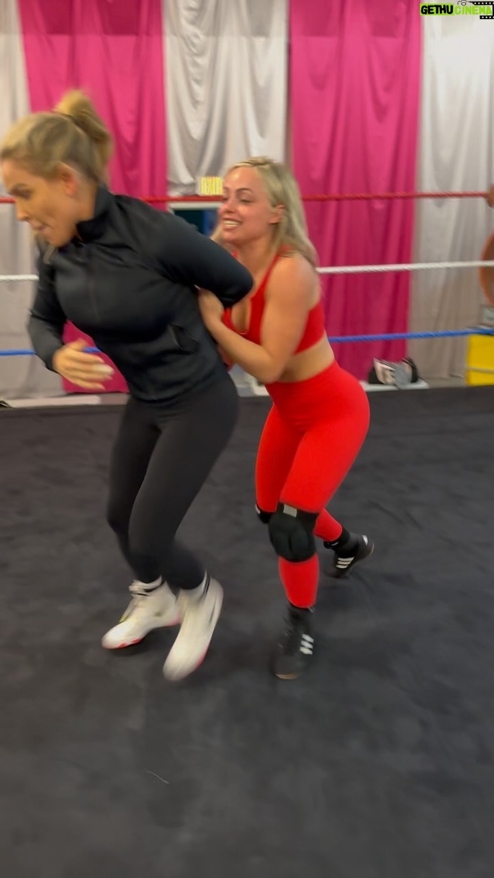 Nattie Katherine Neidhart-Wilson Instagram - 🫁🫀🧠 and ☺️….. @yaonlylivvonce 02/01/24 @thedungeon2.0