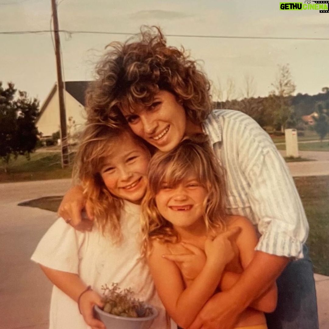 Nattie Katherine Neidhart-Wilson Instagram - Happy birthday to my mom. She’s always been there for me unconditionally and spending time with her is truly one of the best parts of my life. It always has been❤️