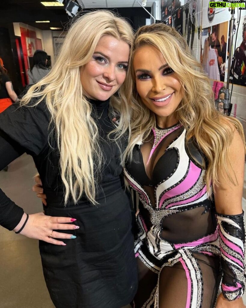 Nattie Katherine Neidhart-Wilson Instagram - Happy birthday @lindsbarbie! I love looking back on all the memories we’ve shared together since we were kids 🩵 I can’t wait to celebrate you together very soon! Love you!!