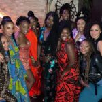 Naturi Naughton Instagram - The girls were out last night 😜🥛 #JajaBroadway was such a great play, full of laughter& love! Opening night was #BlackExcellence at its best! 🎉 So good seeing all my theater folks! Beautiful work by the cast, director @yesimwhitneywhite & playwright @jjbioh 🔥🔥 #Theater #Broadway #JajaAfricanHairBraiding #GoSeeIt Manhattan, New York