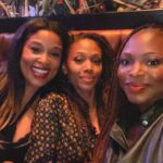Naturi Naughton Instagram - The girls were out last night 😜🥛 #JajaBroadway was such a great play, full of laughter& love! Opening night was #BlackExcellence at its best! 🎉 So good seeing all my theater folks! Beautiful work by the cast, director @yesimwhitneywhite & playwright @jjbioh 🔥🔥 #Theater #Broadway #JajaAfricanHairBraiding #GoSeeIt Manhattan, New York
