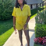 Naturi Naughton Instagram - Not bad for a #NewMommy of 2! #BabyTru is a dream come true! 💚 💛 #MommyLife #6weekspostpartum #FeelGoodLookGood #WearingActualClothesNow #PajamasBeGone 😂 📸: Hubby 😘 Brooklyn, New York