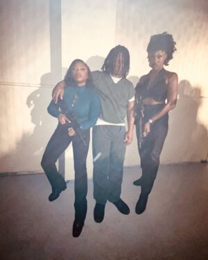 Naturi Naughton Instagram - Some dope #BTS of #CallHerKingMovie for y’all! I’m the 6 weeks pregnant lady doing all these stunts in her first action movie!💪🏾 #IAmWomanHearMeRoar 😜 @betplus STREAMING NOW! #bet #betplus #grateful
