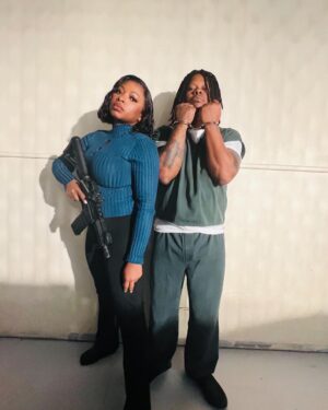 Naturi Naughton Instagram - Some dope #BTS of #CallHerKingMovie for y’all! I’m the 6 weeks pregnant lady doing all these stunts in her first action movie!💪🏾 #IAmWomanHearMeRoar 😜 @betplus STREAMING NOW! #bet #betplus #grateful