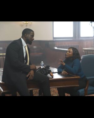 Naturi Naughton Instagram - Some dope #BTS of #CallHerKingMovie for y’all! I’m the 6 weeks pregnant lady doing all these stunts in her first action movie!💪🏾 #IAmWomanHearMeRoar 😜 @betplus STREAMING NOW! #bet #betplus #grateful