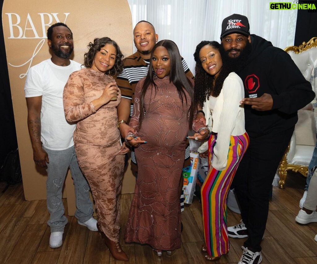 Naturi Naughton Instagram - OK, I Finally recovered from my NY #BabyShower🤰🏾🤎 Soo much love & Soo much fun!Thank you @taviamd for planning & bringing it all together!🙏🏾To my assistant @ms_shelly 4 always executing! 🔥 Thx @essence for the beautiful article (LINK IN BIO)🙏🏾 @adriennebailon Talk about #FullCircle moment🤯So wonderful having you there! #EverAndZuri #NewGroupAlert 🤣❤️ To all my fam& friends who came&celebrated me & my hubby #TwoLewis, we appreciate and love you all! #BabyLewis #LilTwo Beautiful 📸: @fosterlew Styled by @iamhdiddy 💇🏾‍♀️ @hairenomicsonhair 💄 @makeupbynani 👗@aquamaia_ny 💎@trufacebygrace 👠 @sam_edelman The Pink Moon