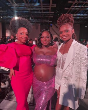 Naturi Naughton Instagram - Me & my plus 1 💜😜Thank you @essence #BWIH Today was Soo much fun! Swipe ➡️ to see how much of a family reunion it was! #blackexcellence 
Thx glam squad: 
@camaraaunique 💄
@joshandhair 💇🏾‍♀️
@iamhdiddy style
@jaellofficial designer (custom dress)
@jsew1119 alterations