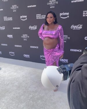 Naturi Naughton Instagram - Me & my plus 1 💜😜Thank you @essence #BWIH Today was Soo much fun! Swipe ➡️ to see how much of a family reunion it was! #blackexcellence 
Thx glam squad: 
@camaraaunique 💄
@joshandhair 💇🏾‍♀️
@iamhdiddy style
@jaellofficial designer (custom dress)
@jsew1119 alterations