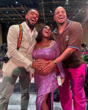 Naturi Naughton Instagram - Me & my plus 1 💜😜Thank you @essence #BWIH Today was Soo much fun! Swipe ➡️ to see how much of a family reunion it was! #blackexcellence 
Thx glam squad: 
@camaraaunique 💄
@joshandhair 💇🏾‍♀️
@iamhdiddy style
@jaellofficial designer (custom dress)
@jsew1119 alterations