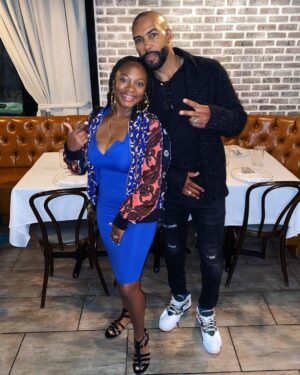 Naturi Naughton Instagram - This pic was my FIRST day of work & one of the FIRST scenes I shot w/you nearly 10 YEARS AGO 🤯on #Power & now we have a LIFETIME of friendship! Happy Birthday @omarihardwickofficial ❤️ 👑 🎉🥳 🎂I love you, I honor you, I SEE you! 

We laughed together, cried together, fought together, taught each other, broke records together, made history together! Love you my friend & POWERful teammate! 🔥❤️ Have the best birthday 🥳 You deserve all the love & joy! 🙌🏾❤️ #ThereWillNeverBeAnother #TashaAndGhost #omarihardwick #manyblessings #grateful