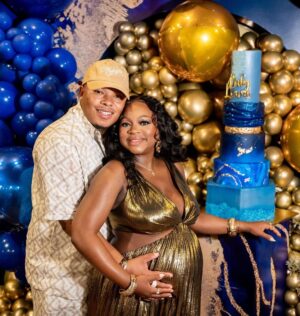 Naturi Naughton Instagram - Had 2 have 2 baby showers for #LittleTwo 😛🥳We appreciate all the love from our #Atlanta Fam! Thanks @ellybevents for planning the most beautiful baby shower 4 us!💙 💛 
🎈: @thewhatspoppinballoondecor 
Thx2 my glam:
💄@camaraaunique 
💇🏾‍♀️: @joshandhair 
Styled by: @iamhdiddy 
👗: @macduggal 
Jewelry @trufacebygrace 
📸1-7: @inijephotography 
📸 8-10: @fosterlew 
#TheCountdown ⏰ Can’t wait to meet my baby boy! 💙🥳 I can’t wait to do this with you Husband! #TwoLewis #BabyLewis Coming soon! 🤰🏾
