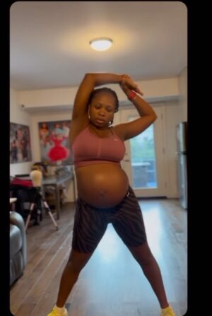 Naturi Naughton Instagram - Pregnancy is WORK people!🤰🏾💪🏾So… this is my #pregnancy WORK OUT! Staying strong so I can get my #VBAC (Vaginal Birth After C-section) on! Thanks2 my trainer @jerryrjoseph 💪🏾🔥 #Baby #2 #BabyLewis Coming soon! Mommy’s getting ready! #Spring2023 #ThePowerOfWomen the #power is in YOU!