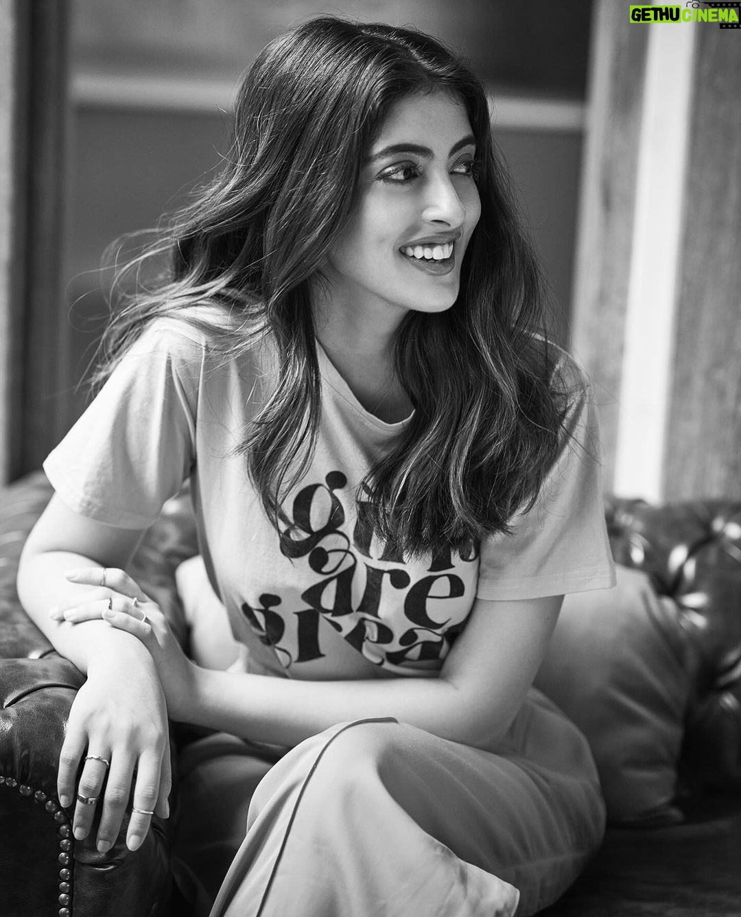 Navya Naveli Nanda Instagram - Speaking to @entrepreneurind about creating sustainable yet long term social impact 💙