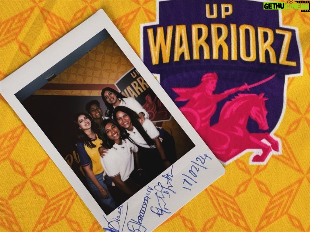 Navya Naveli Nanda Instagram - Delighted to be a part of the @upwarriorz family this season of the Womenโs IPL (@wplt20) ๐ Iss season U.P #UttarDega ๐๐ผ @itsjinishasharma @caprisports U.P Warriorz Uttar Dega?!