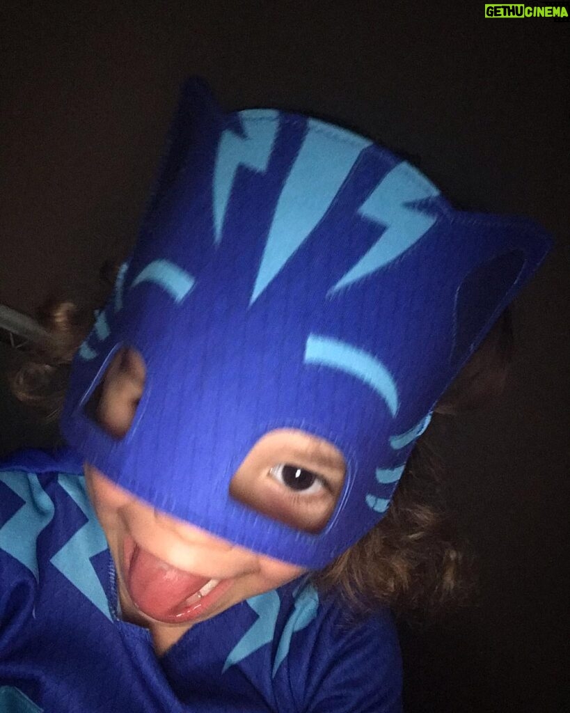Naya Rivera Instagram - Super cat speed! #pjmasks 😜