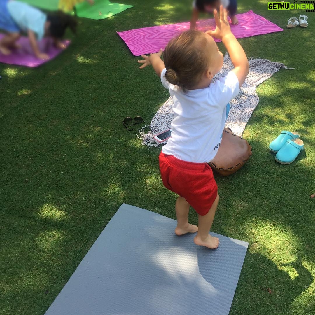 Naya Rivera Instagram - Josey the yogi. 🙌🏽