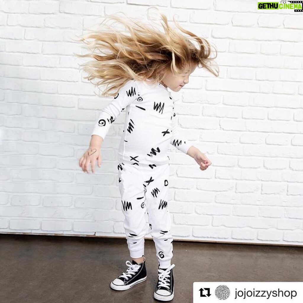 Naya Rivera Instagram - #Repost @jojoizzyshop with @get_repost ・・・ This is how we feel about jojoandizzy.com launching in 2 days!!! 🎉#jojoizzy