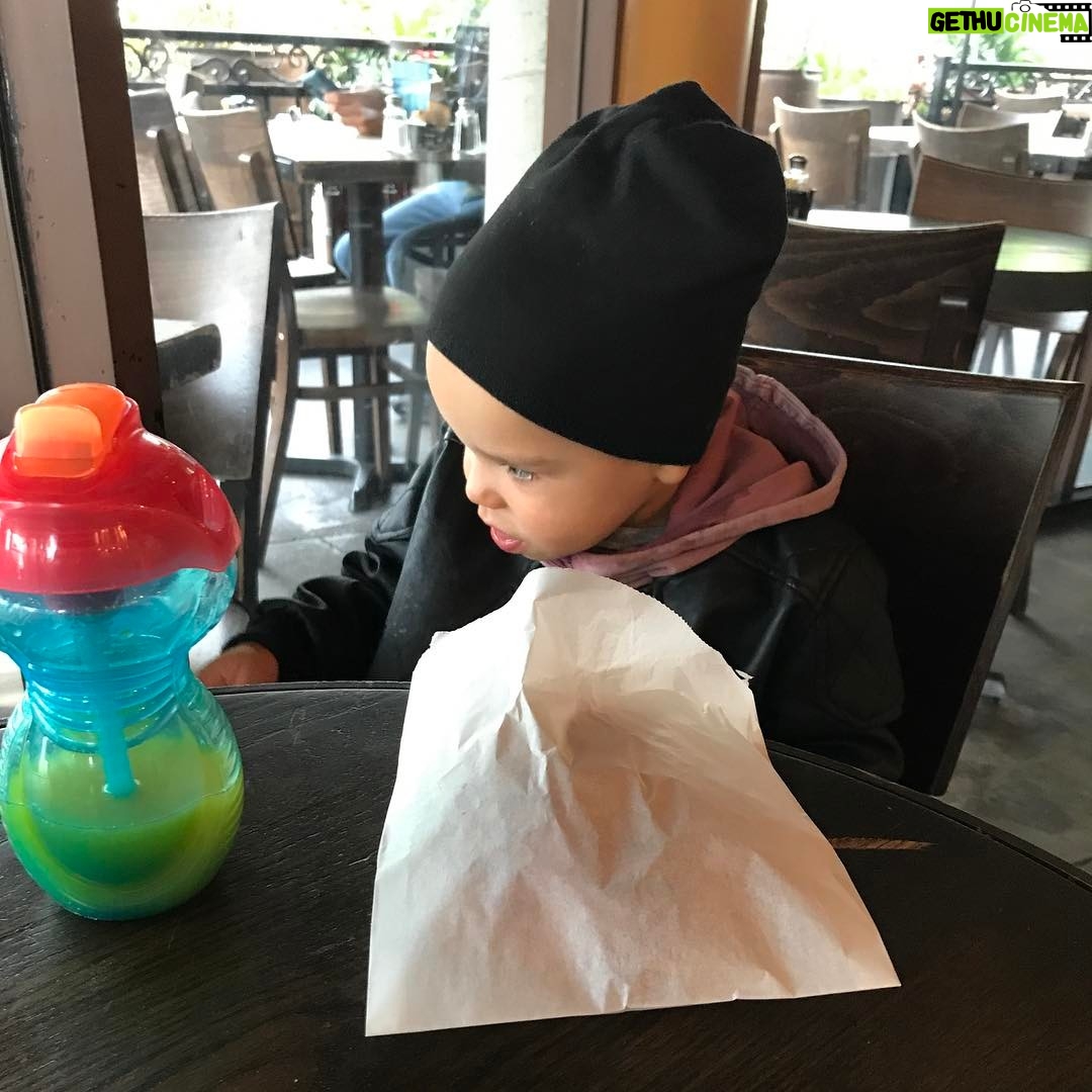 Naya Rivera Instagram - Literally mean muggin people on the street 🙄😂😎love him