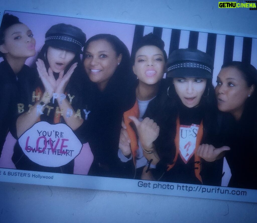 Naya Rivera Instagram - This is what it looks like when me, my favorite ladies, and my favorite hat hit a Dave and busters