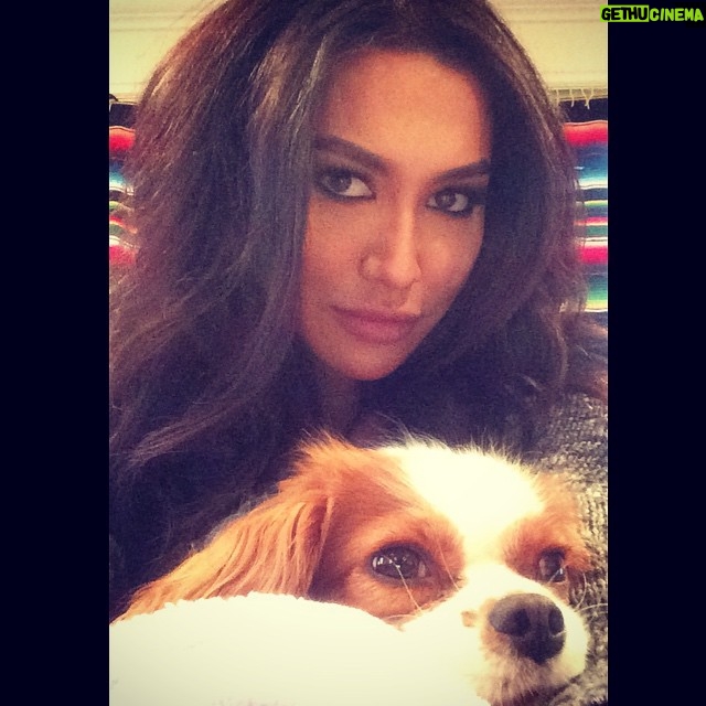 Naya Rivera Instagram - Watching #Glee with this little girl 🐶