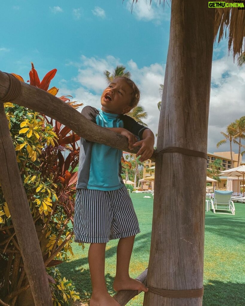 Naya Rivera Instagram - Daydreaming ☁️💙 Four Seasons Resort Maui at Wailea