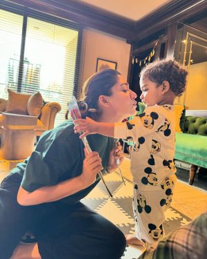 Nayanthara Instagram - I love u my uyir ❤️
I love you my ulag ❤️
Thank you for making my Valentine’s Day the BESSSTTT ever 😇😇🙏🏻🙏🏻❤️❤️