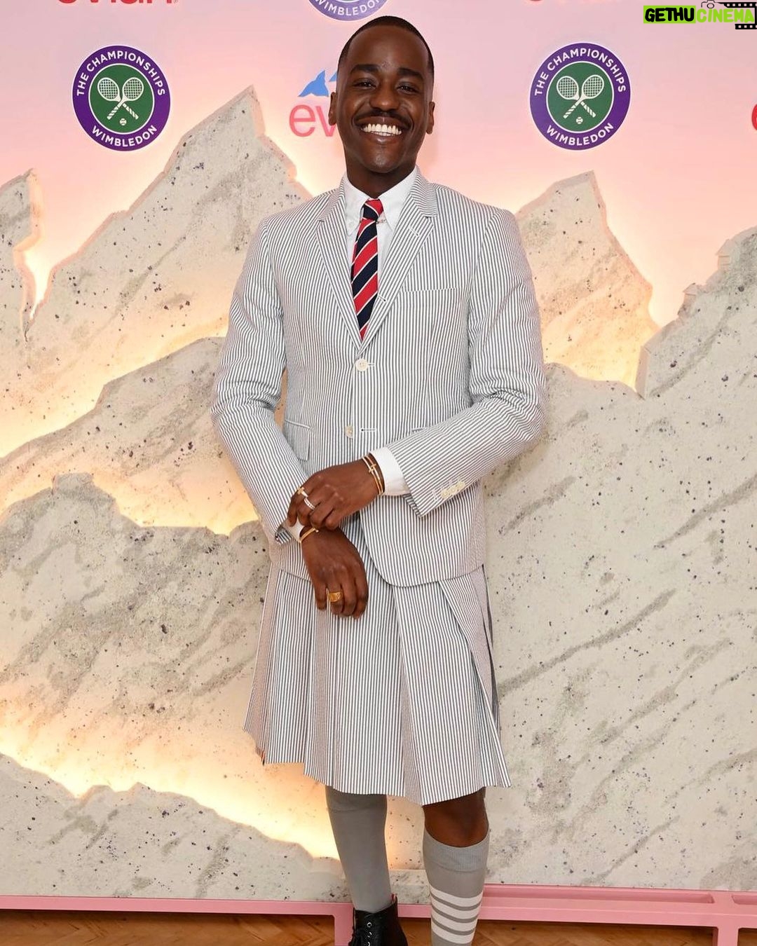 Ncuti Gatwa Instagram - Them balls were explosive πΎ Thank you @evianwater for giving silly and billy the most thrilling day out. What. A. Match. Wearing full @thombrowne and @tiffanyandco Styled by @felicitykay π Assistant by @flothompson_ Silly: me Billy: emily Wimbledon