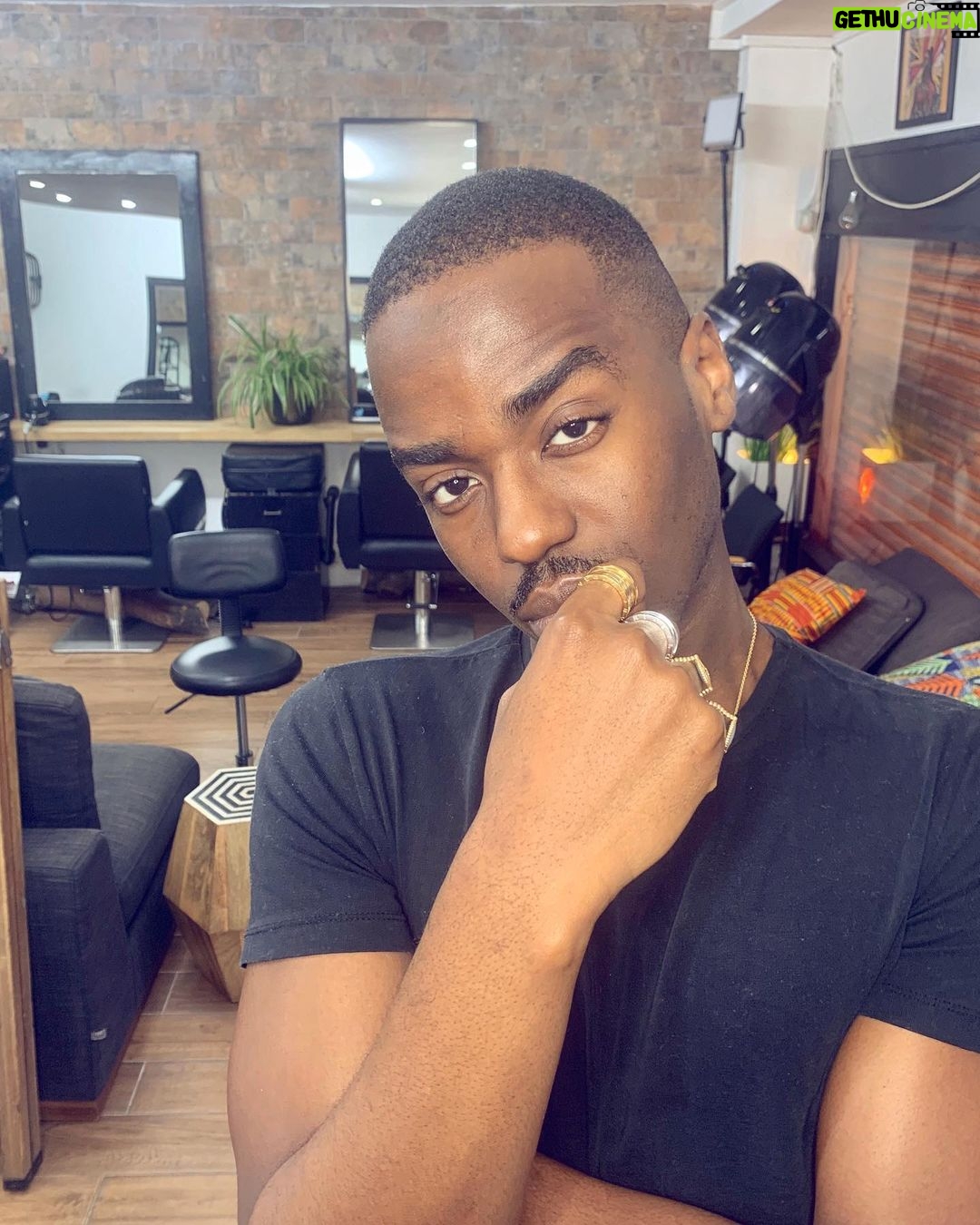 Ncuti Gatwa Instagram - “Alexa, play black and gold”... Thank you @bulgari 🙏🏿 Tottenham