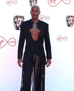 Ncuti Gatwa Instagram - There are a lot of thank you’s in this caption so please excuse the cringe. But mans feeling hella grateful at the moment…. Thank you @bafta for continually supporting and recognising the @sexeducation family and myself. 3rd nomination in a row feels very mad The Doctor herself Jodie Whittaker and Mr David Tennant for your beautiful words of support and encouragement on BAFTA day. I was absolutely cacking my pants and honestly speaking to you two was priceless The Doctor Who fam: Russell, all the producers and the wonderful fans have been so gracious and welcoming. I am stunned and speechless at the support. MY TEAM: Team Staddon. My agents. Thank you for everything. Everything. @felicitykay @jxneill my fashion god parents that work tirelessly and endlessly and always understand me. @amahairsalon @jessiejohnfrieda you guys had my hair looking sooo snazzy, I really can’t remember what my hair looked like before 👱🏿‍♂️ @orangecultureng and @theorangenerd you guys are the future of fashion and I couldn’t think of someone better to share this moment with. Thank you @thelondoner for a incredible stay in your beaut of a hotel Lastly…@aimeelouwood. My soul twin. Thank you for just being you. You’re a talent that I get to learn from every day. Just by watching My heart is so full. Thank you everybody. Okay wishywashyness over 😂 (P.s I tried to tag all the photographers I could but didn’t know all of them..drop me a message and I’ll tag)