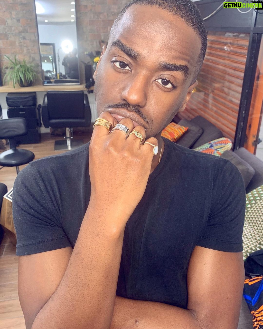 Ncuti Gatwa Instagram - “Alexa, play black and gold”... Thank you @bulgari 🙏🏿 Tottenham
