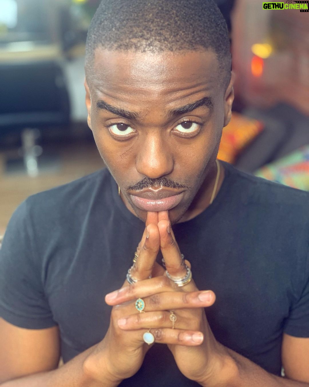 Ncuti Gatwa Instagram - “Alexa, play black and gold”... Thank you @bulgari 🙏🏿 Tottenham