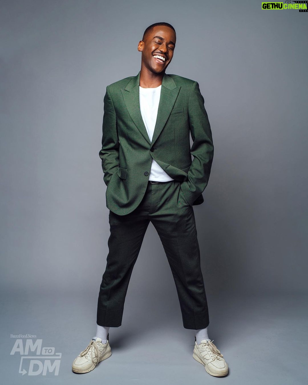 Ncuti Gatwa Instagram - these two explode my heart constantly💚 thank you @am2dm for having us. And thank you everyone for all the love for season2 🙏🏿❤️ • Suit: @josephfashion Shoes: @amiparis Styling: @felicitykay Grooming by the incredible: @cheryltbergamyhair 📸: @taylormillerphoto NYC