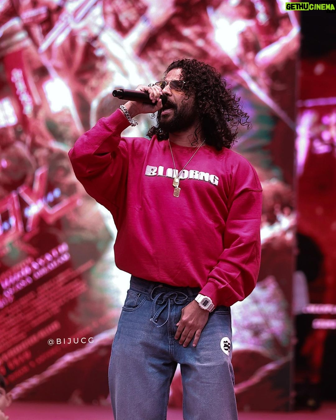 Neeraj Madhav Instagram - Walk your talk #RDX #trailerlaunch Lulu Mall, Thiruvanathapuram