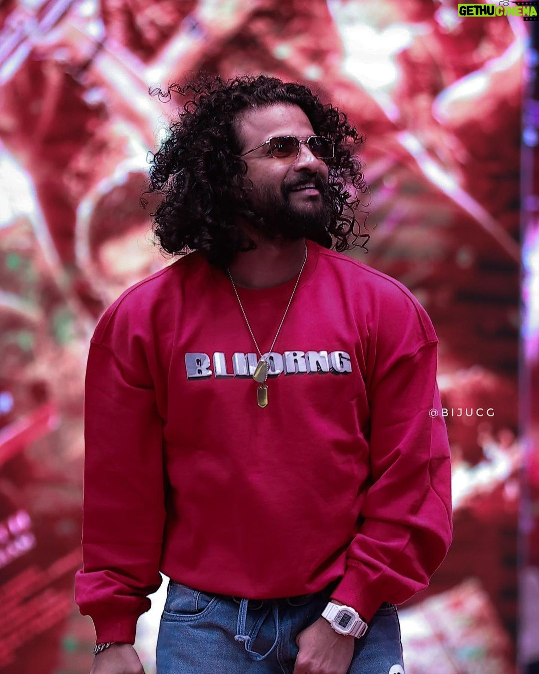 Neeraj Madhav Instagram - Walk your talk #RDX #trailerlaunch Lulu Mall, Thiruvanathapuram